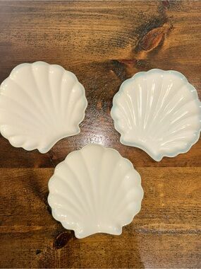 Set of 3 Home Studio, Shoreline Collection, Seashell Shape Salad/Dessert Plates